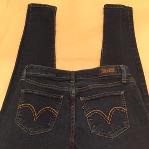 Levi’s 535 Legging. Super skinny. Size 7M.